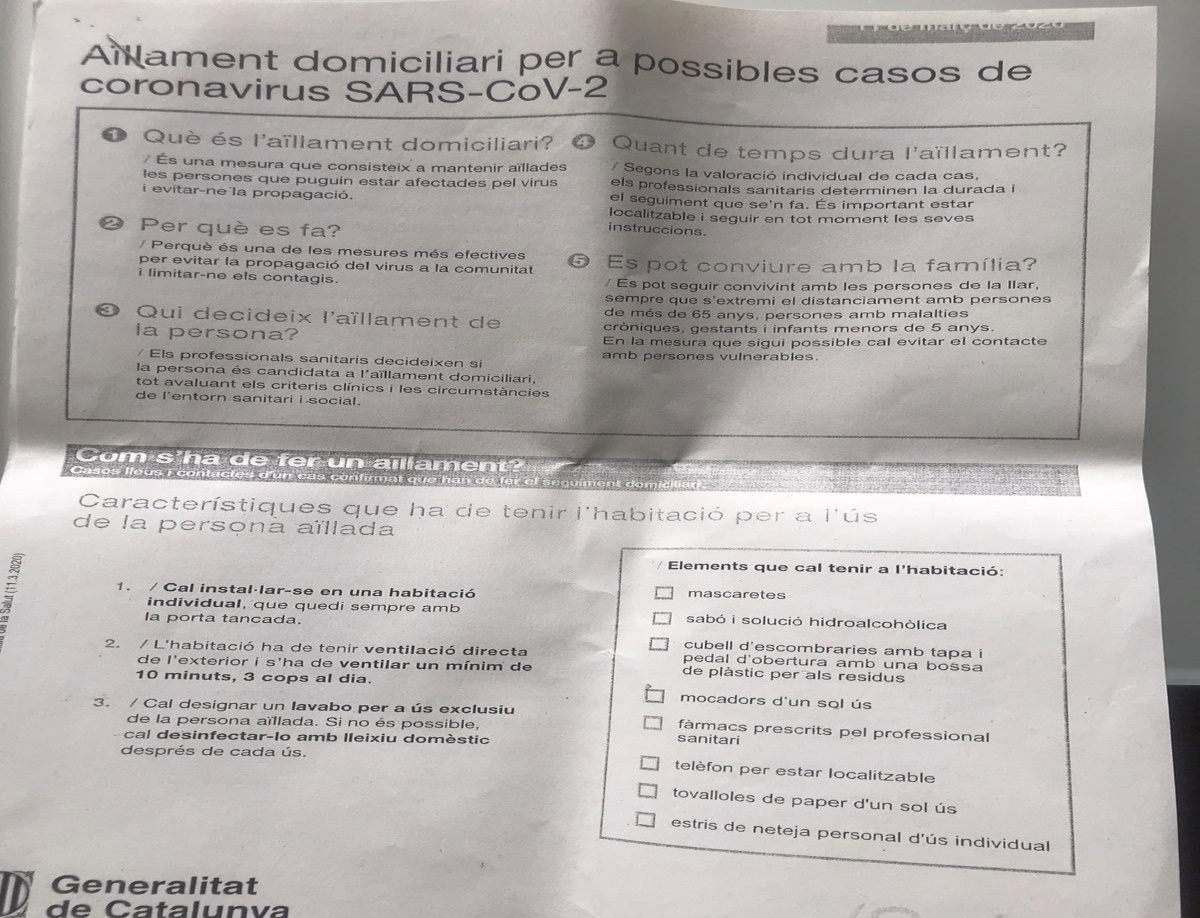 FOTOGRAFÍA. BARCELONA (ESPAÑA), 17.03.2020. Una vecina de Cataluña, aislada en su casa, denuncia fraude en la cifra del COVID-19 en españa. Ñ pueblo (1)