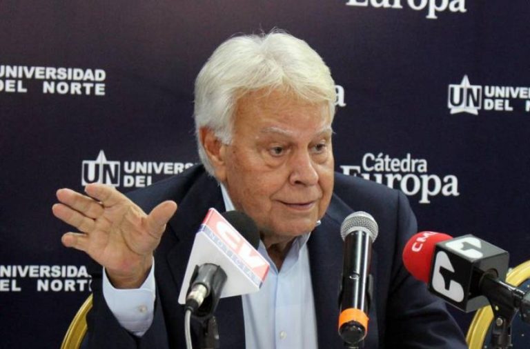 «La pérdida de credibilidad de partidos políticos es la pérdida de credibilidad de la prensa»