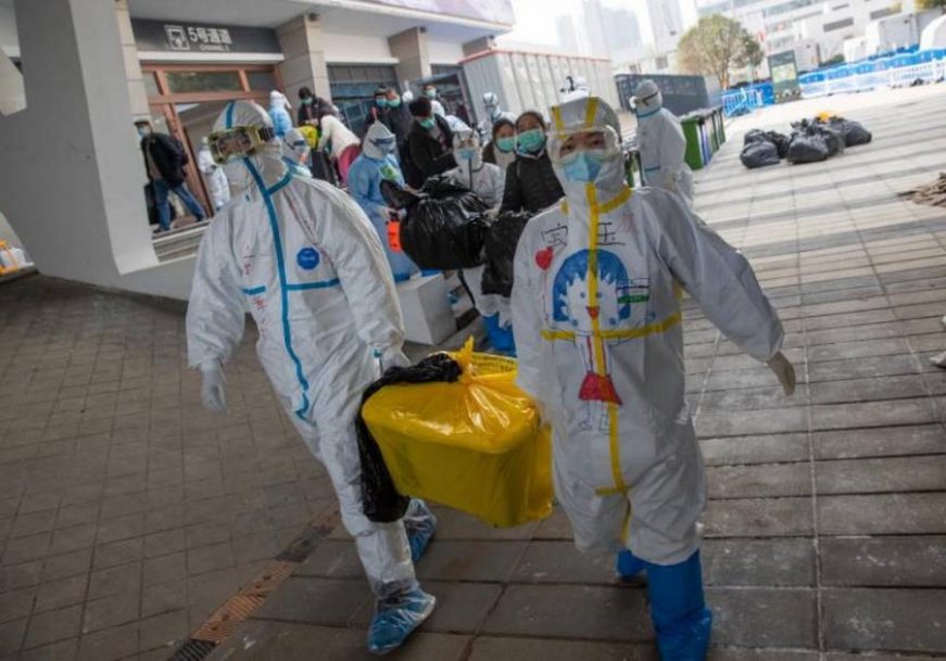 FOTOGRAFÍA. CHINA, 11.03.2020. El equipo médico chino contra la epidemia de coronavirus, que dirige el prestigioso neumólogo, Zhong Nanshan. efe