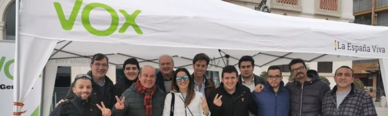 Éxito y gran aceptación a la carpa de VOX en Lloret de Mar (Gerona)