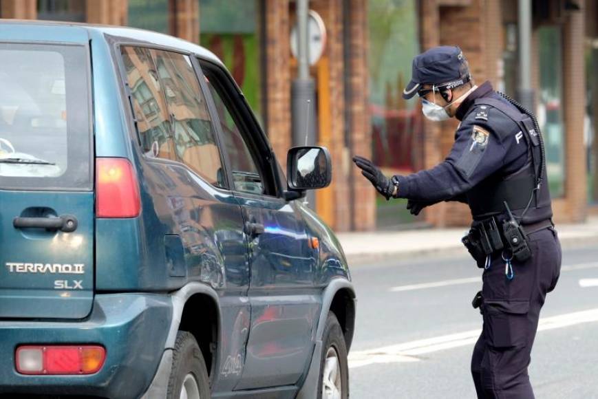 FOTOGRAFÍA. LOGROÑO (ESPAÑA), 19.03.2020. ESTADO DE ALARMA POR CORONAVIRUS. La Policía Nacional monta controles disuasorios para obligar a desplazamientos individuales. Efe