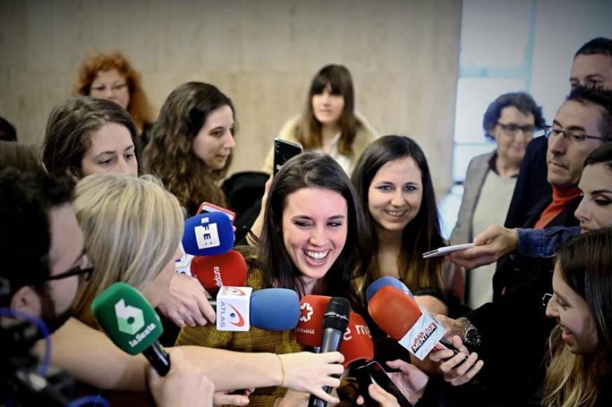 FOTOGRAFÍA. MADRID (ESPAÑA), 04.03.2020. La ministra de Igualdad, Irene Montero (c), realiza declaraciones en la presentación del festival de cine 'Ellas crean', este miércoles en Madrid. Efe