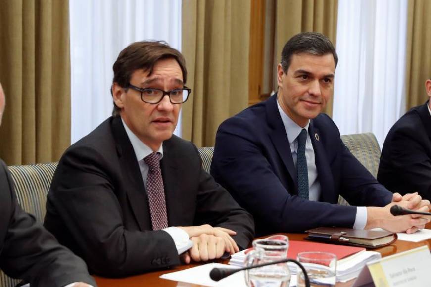 FOTOGRAFÍA. MADRID (ESPAÑA), 09.03.2020. El presidente del Gobierno, Pedro Sánchez (d), acompañado por el ministro de Sanidad, Salvador Illa (i). Efe