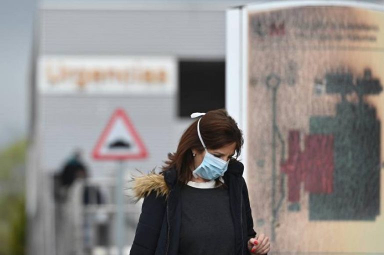 Coronavirus España: 455 sanitarios contagiados, la mayoría con un cuadro «muy benigno»