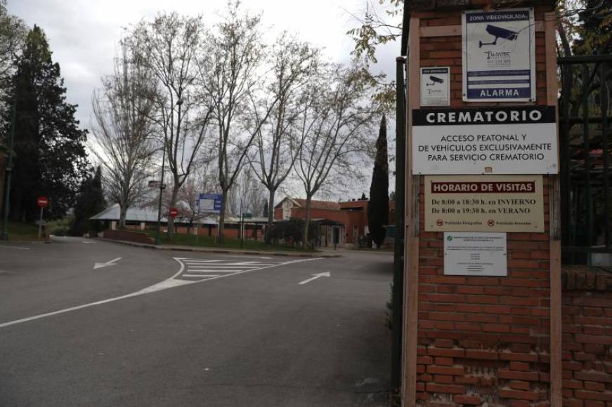FOTOGRAFÍA. MADRID (ESPAÑA), MARZO DE 2020. Vista de la entrada al crematorio del cementerio de La Almudena en Madrid. Efe