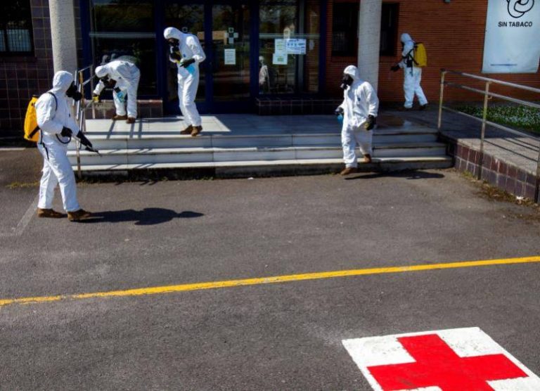 Las Residencias de mayores, el «blanco» del coronavirus en España