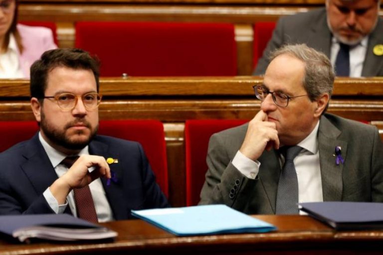 El coronavirus golpea fuerte, ahoga y deja sin esperanza de vida al Procés separatista