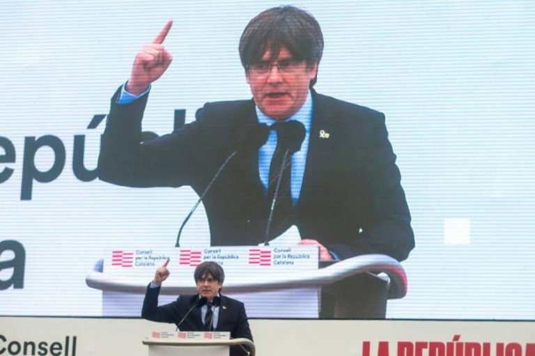 Puigdemont: «Nunca abandoné la vía unilateral para conseguir la República catalana»