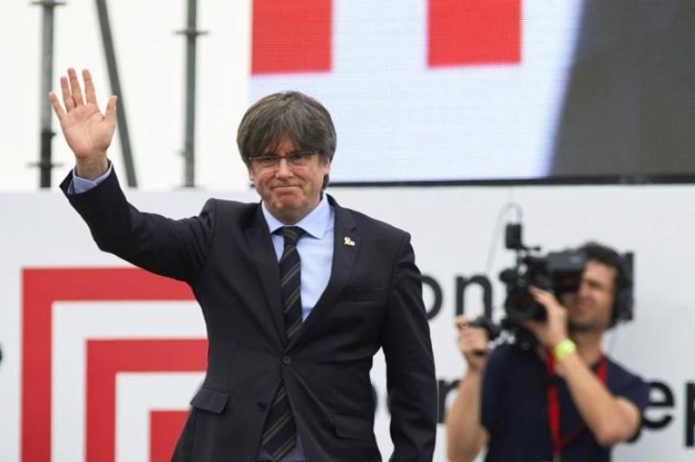 Puigdemont atribuye la petición de imputarlo por fraude al deseo de extraditarlo