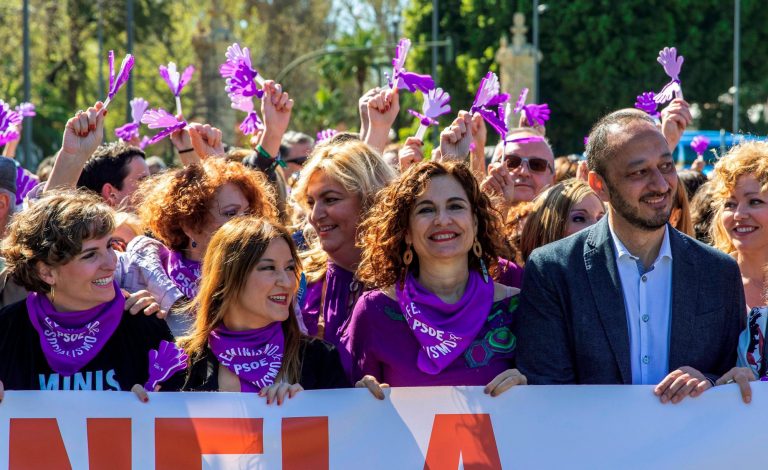 La portavoz de Gobierno progresista María Jesús Montero carga contra VOX el 8M feminista