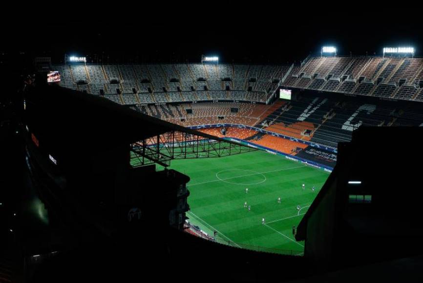 FOTOGRAFÍA. VALENCIA (ESPAÑA), AÑO 2020. Valencia CF y el Atalanta italiano que se disputa a puerta cerrada por la epidemia del Coronavirus. Efe