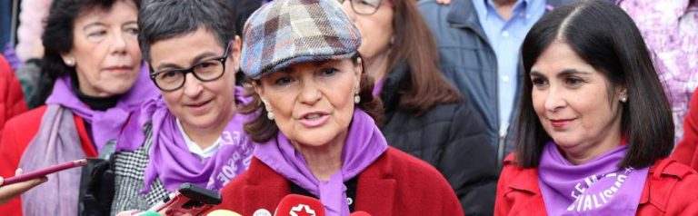 La vicepresidente de España Carmen Calvo, ingresada por infección respiratoria
