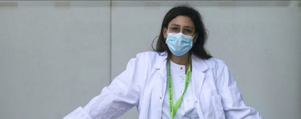FOTOGRAFÍA. BADALONA (CATALUÑA) (ESPAÑA), 13.04.2020. La atleta y doctora española, Marina Muzas, salvando vidas ante covid 19 en el hospital de Badalona (Cataluña). Efe