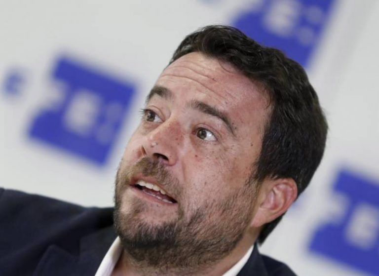Dimite el alcalde de Badalona Álex Pastor (PSOE) tras ser arrestado por conducir borracho