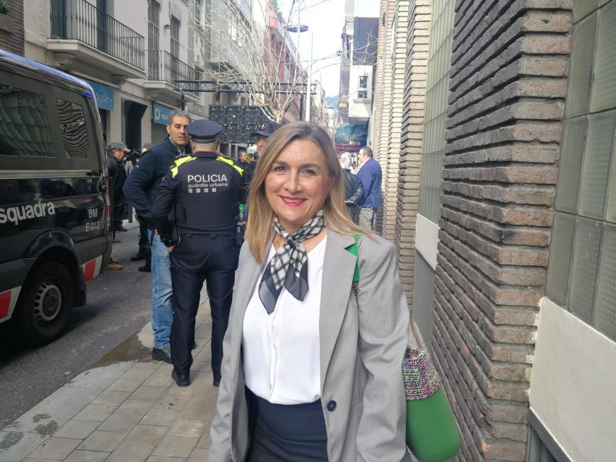 FOTOGRAFÍA. BARCELONA (ESPAÑA), 01.02.2020. En la imagen la presidente de VOX Tarragona, Isabel Lázaro, acto de inauguración sede VOX. Ñ Pueblo