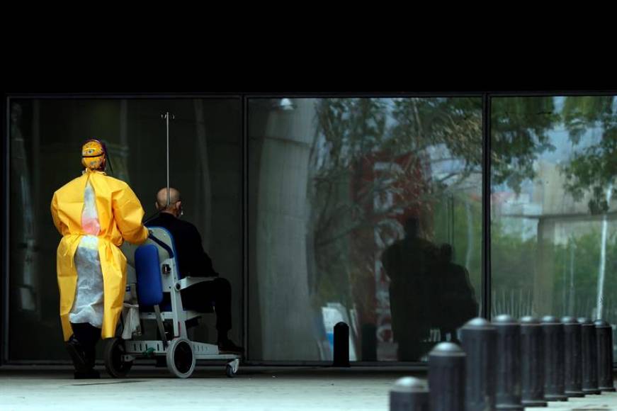 FOTOGRAFÍA. BARCELONA (ESPAÑA), 18.04.2020. Un total de 8.067 personas han muerto en Cataluña a causa de la COVID-19, 186 en las últimas 24 horas. Efe