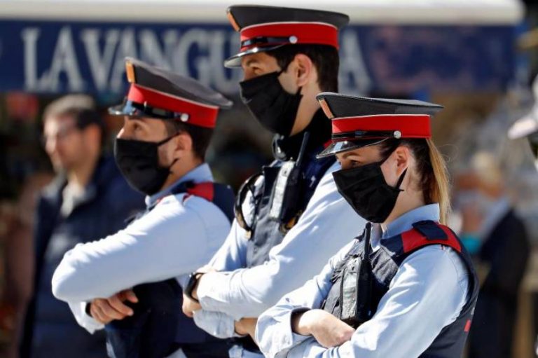 El Tribunal ordena a Cataluña que haga el test de coronavirus a todos los mozos de Escuadra