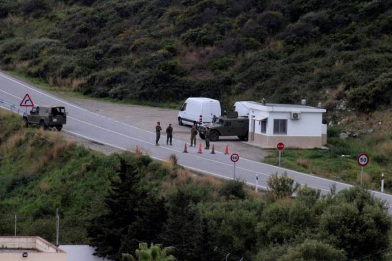 El Ejército español se despliega en el perímetro fronterizo entre Ceuta y Marruecos