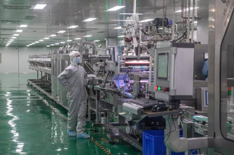 China registra el peor dato de nuevos contagios por coronavirus desde marzo