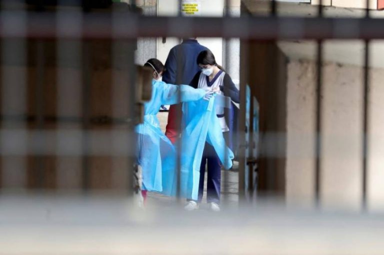 Enfermeros de Almería y Álava se adhieren a la querella que pide «prisión» para Sánchez, Simón e Illa