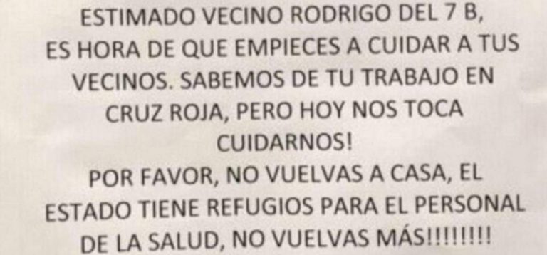 Mensajes amenazantes contra sanitarios en edificios de viviendas y coches en España