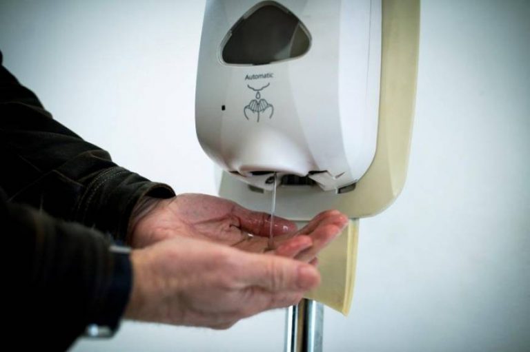 Gobierno España: El precio máximo del gel desinfectante por COVID 19 es 0,021€ el mililitro