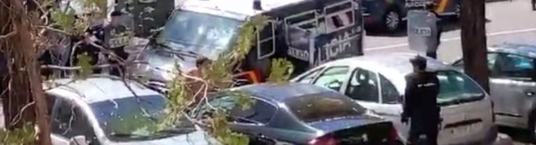 Un paciente de coronavirus con 2 catanas, tras fugarse del hospital: «Yo soy Dios»