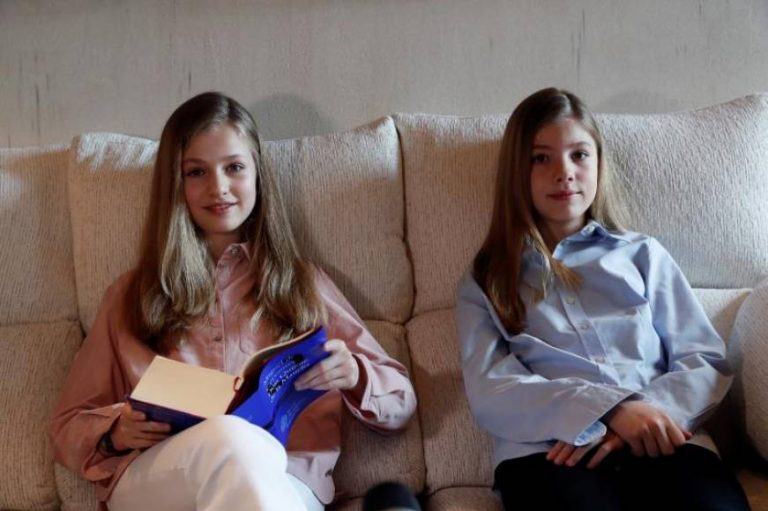 Hijas de reyes de España: «Todos sois importantes, os mandamos un abrazo con todo cariño»