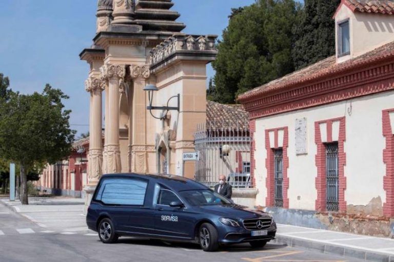 Gobierno de Sánchez rectifica y pide la cifra real de muertos por COVID 19 desde enero