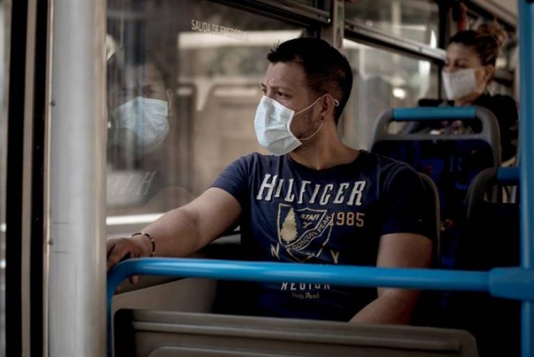 El Gobierno comunista de España elimina restricciones en vehículos. Se usará el total de plazas sentadas