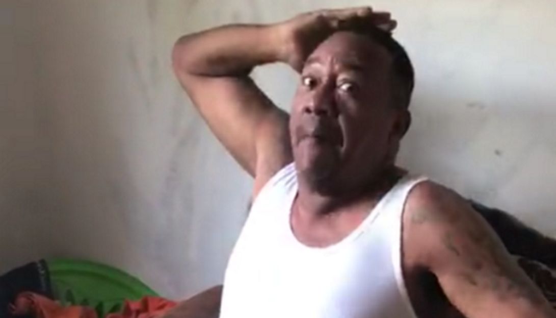 FOTOGRAFÍA. PANAMÁ, ABRIL DE 2020. Vista de un varón panameño muy indignado por estar sometido al confinamiento en las mismas condiciones que la élite del país. Ñ Pueblo