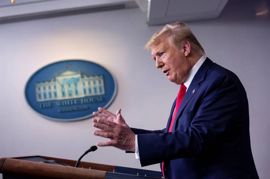 FOTOGRAFÍA. WASHINGTON (EE.UU), 06.04.2020. US President Donald J. Trump speaks during a press briefing regarding coronovirus and COVID019.Efe