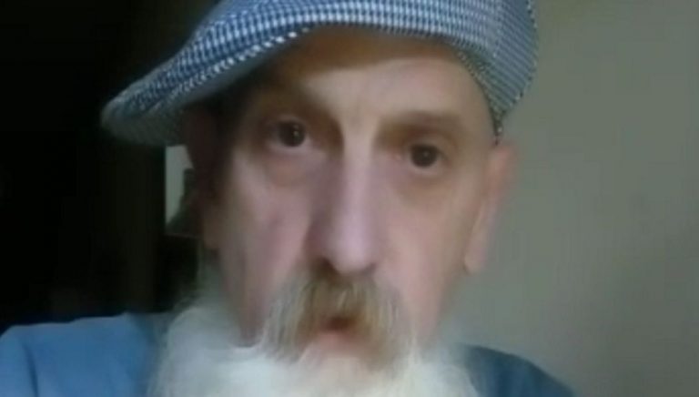 Anciano: «Esta es la España de los mediocres, comunistas, cutres, colgados, feministas y las guarras»