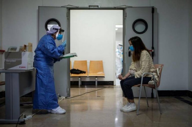 Sólo 1 de cada 4 médicos de Atención Primaria está protegido ante el COVID 19 y tiene el Test en España