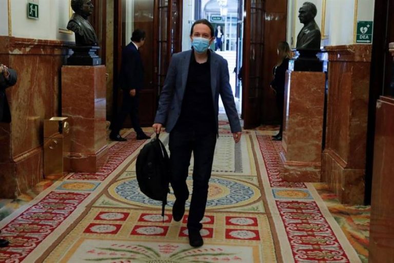 Pablo Iglesias acusa al Gobierno del PP de «dejar de dar la comida rápida a los niños más vulnerables»