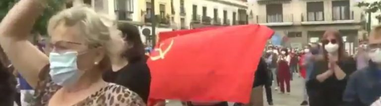 Varios centenares de ultraizquierdistas, en lugar 25 personas impuestas por Gobierno Sánchez, despiden a Julio Anguita