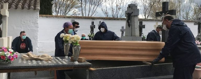 España suma 70 muertos por COVID 19, total 28.752 muertos y 235.772 contagiados, según Gobierno Sánchez