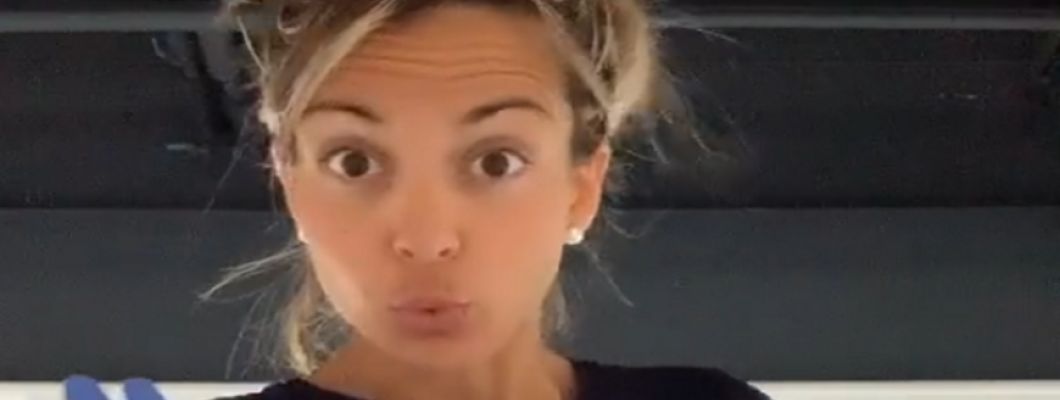 FOTOGRAFÍA. ESPAÑA, 30.04.2020. Una mujer denuncia que el plan de la desescalada del Gobierno socialcomunista Pedro Sánchez-Pablo Iglesias no incluye. Ñ Pueblo