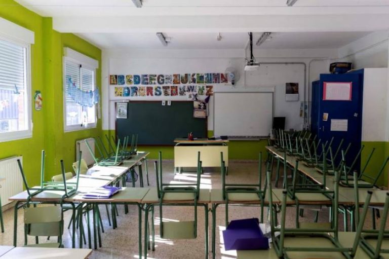 Las aulas no abrirán en Andalucía en lo que resta de curso por el COVID 19. El 18 de mayo matrícula