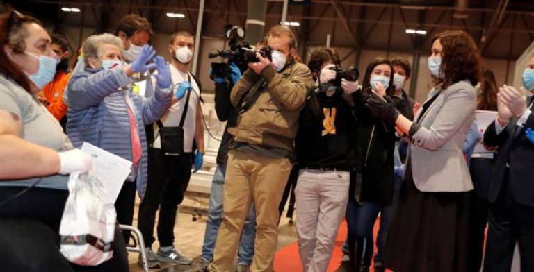 Ciudadanos Cs y PP cierran el hospital del COVID 19 (Ifema) de Madrid incumpliendo medidas de seguridad