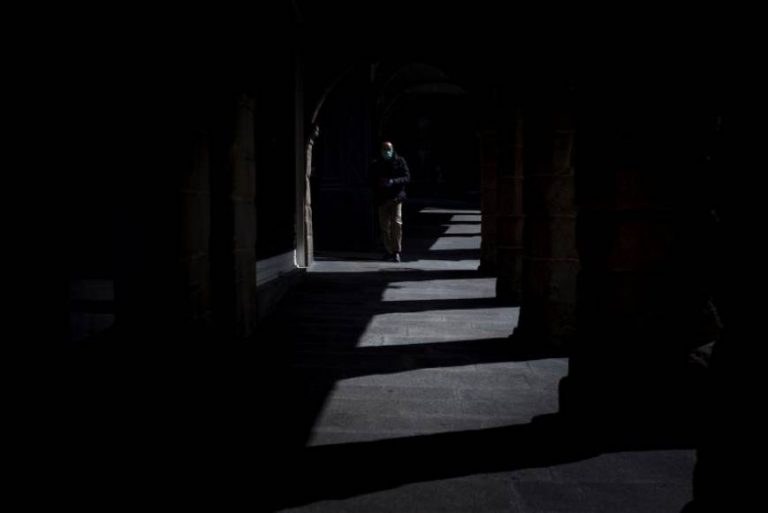 La salud mental del 46% de los españoles está en riesgo por la crisis del coronavirus (COVID 19)