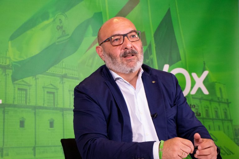 Alejandro Hernández: «VOX replantea completamente la relación con el PP en Andalucía»