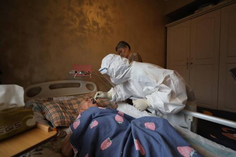 Los piratas chinos intentan robar información sobre las vacunas y tratamientos del COVID-19 en EEUU