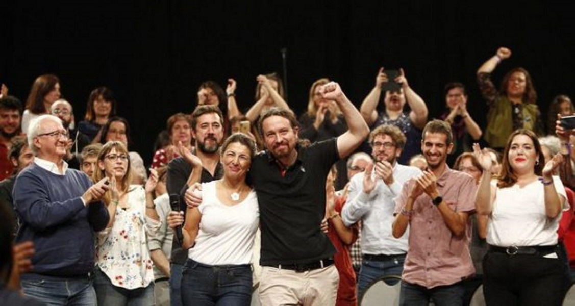 FOTOGRAFÍA. ACORUÑA (ESPAÑA), 03.11.2019. El líder de alianza de ultraizquierda (Unidas Podemos), Pablo Iglesias (centro), y la diputada de extrema izquierda, Yolanda Díaz. Ñ Pueblo (1)