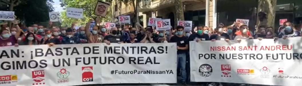 FOTOGRAFÍA. BARCELONA (ESPAÑA), 18.06.2020. Vista de la cabecera de la protesta de los trabajadores de Nissan de este jueves en el centro de Barcelona. Ñ Pueblo
