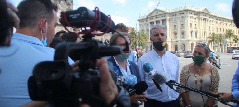 Doménech (VOX): «Antes de que caiga la estatua de Colón caerá el Gobierno de Ada Colau y socialistas»