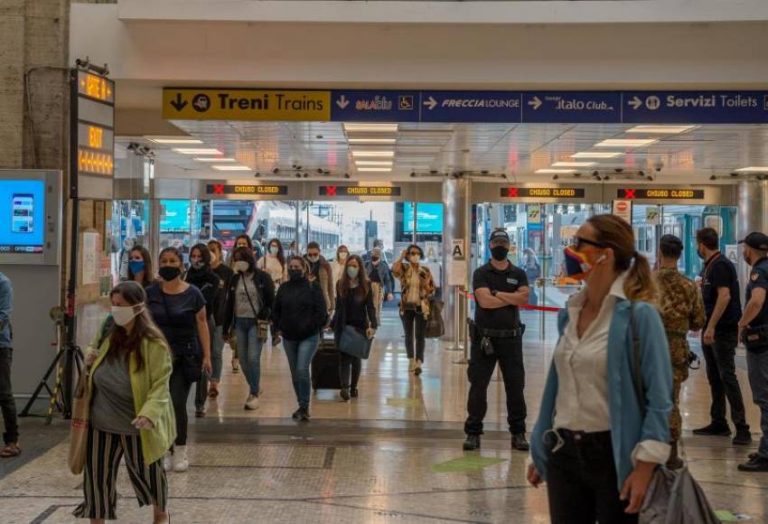 Italia registra 33.899 muertos por covid y 234.998 contagiados desde el inicio de la pandemia el 21F