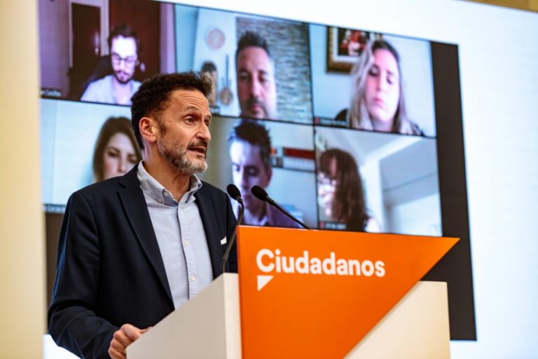 Cs de Arrimadas apoya el «salario mínimo vital» de Podemos y PSOE para inmigrantes ilegales y gandules