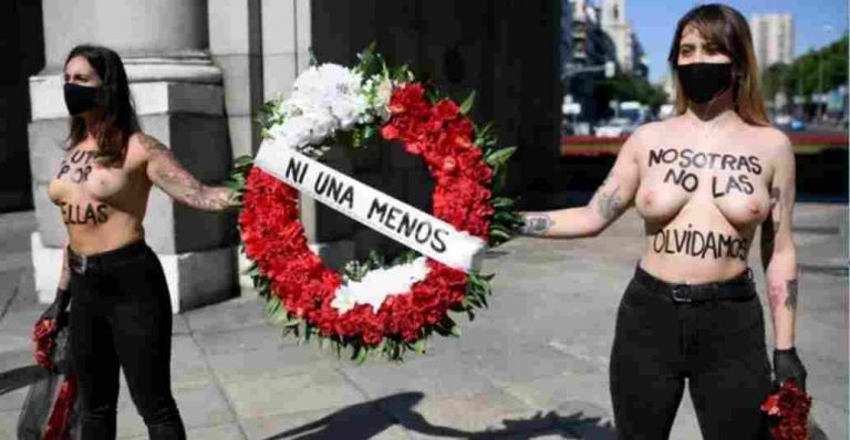 La ultraizquierda se quita la ropa porque las mujeres han dormido con sus maridos «maltratadores»