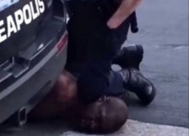 La muerte del ex preso Georges Floyd tras reporte de compra con billete falso de 20 dólares (17,65 euro)